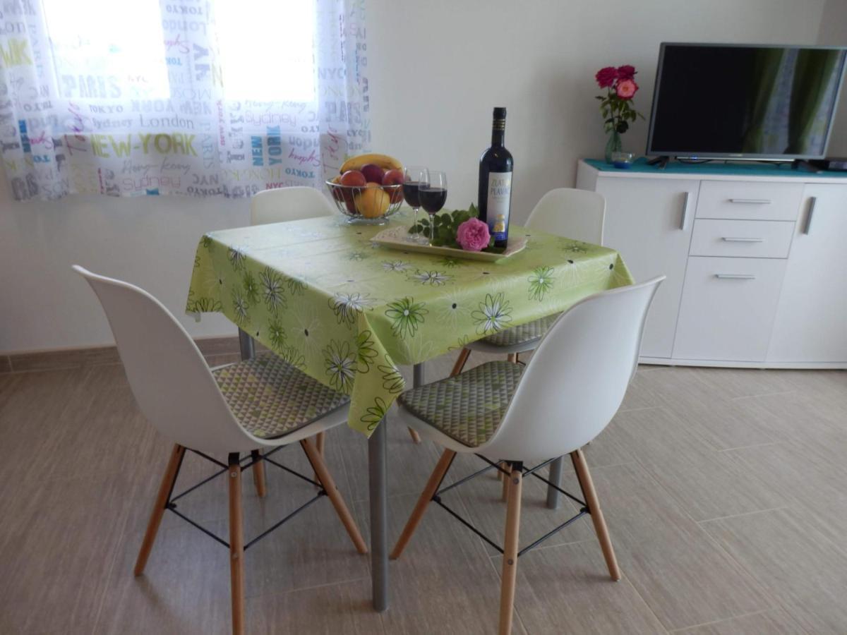 Apartman Laura Tribalj Exteriér fotografie